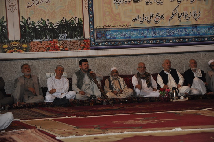 منقبت خوانی