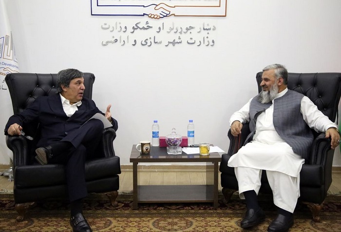د ارشاد حج او اوقافو چارسمباله وزیر د ځمکو او ښارجوړونې له چارسمباله وزیر سره ولېدل