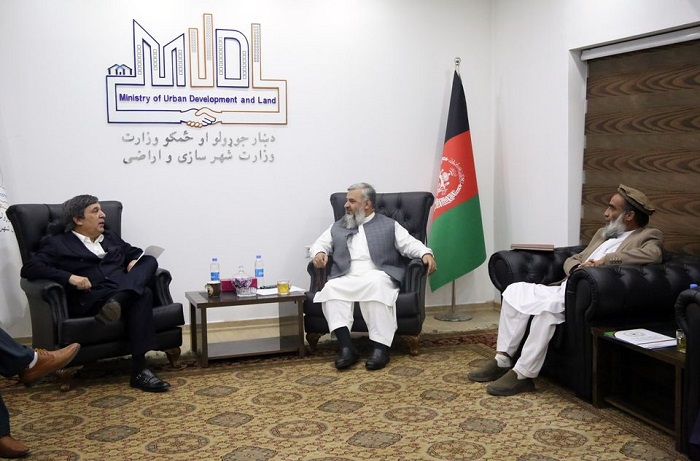 د ارشاد حج او اوقافو چارسمباله وزیر د ځمکو او ښارجوړونې له چارسمباله وزیر سره ولېدل