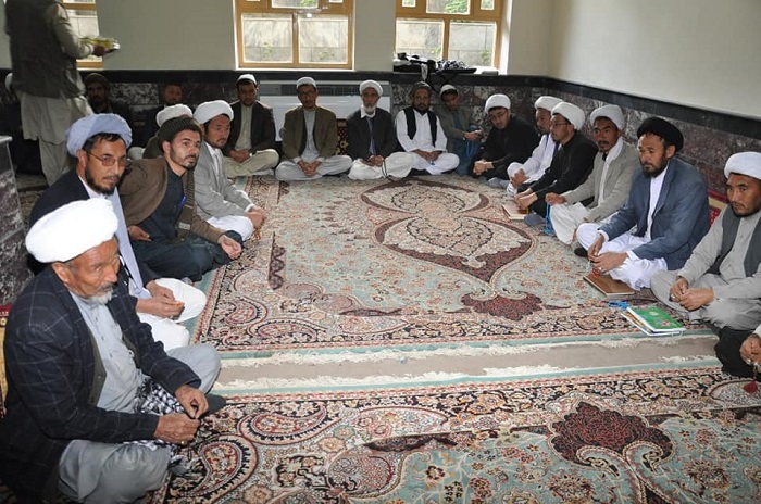 د ارشاد، حج او اوقافو وزارت سرپرست په کابل کې له دارالمعارف اهل بیت  مدرسې څخه لیدنه وکړه	