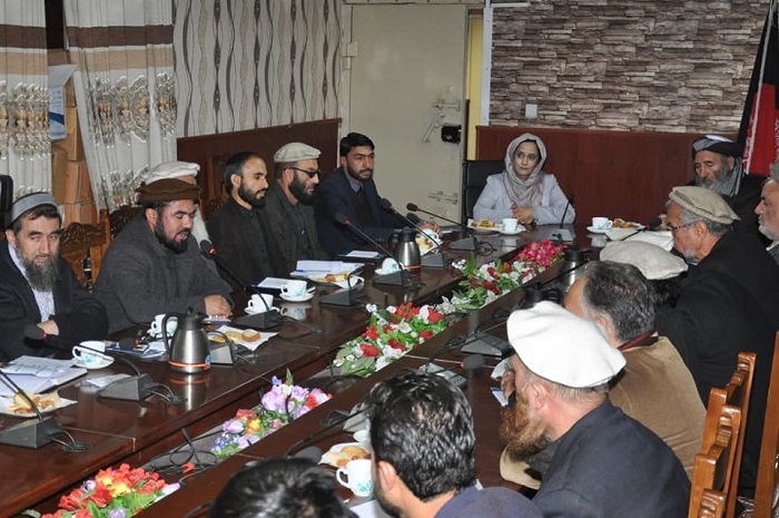 د ارشاد، حج او اوقافو وزارت د غونډو په تالار کې اطلاعاتو ته د لاسرسۍ قانون د پوهاوې په پار غونډه ترسره شوه 