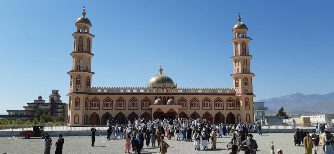په لغمان ولایت کې د حدیقة العلوم له دیني مدرسې څخه ١٧ تنه د قرآن کریم حافظان فارغ شول