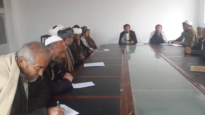 د دایکندي ولایت په مرکز کې د جوماتونو امامانو میاشتنۍ غونډه ترسره کول