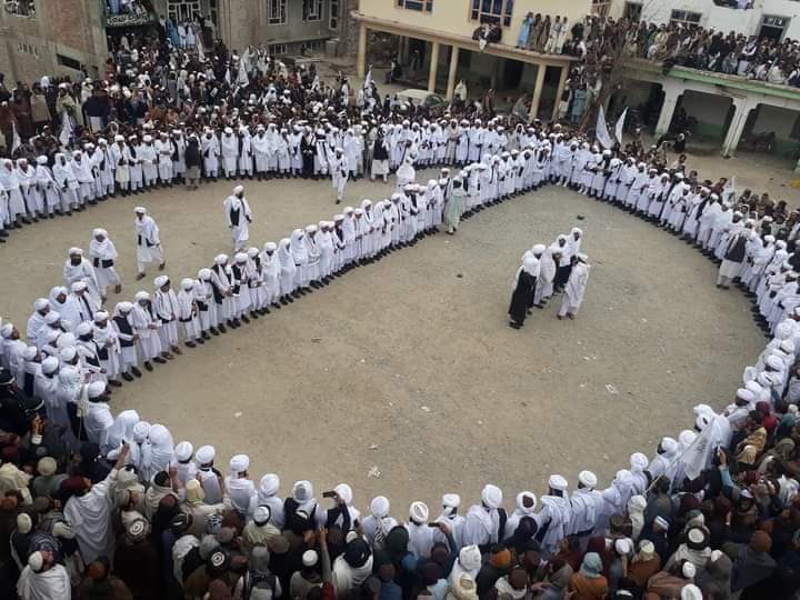 په خوست ولایت کې د امدادالعلوم دیني مدرسې څخه ٢٠٩ تنه علماء او حافظان فارغ شول