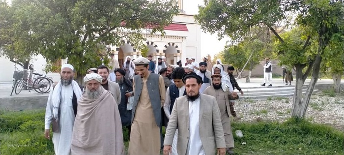 په ننګرهار ولایت کې یوه افغان قرآن کریم د نړۍ په پینځه ژبو ژباړلی