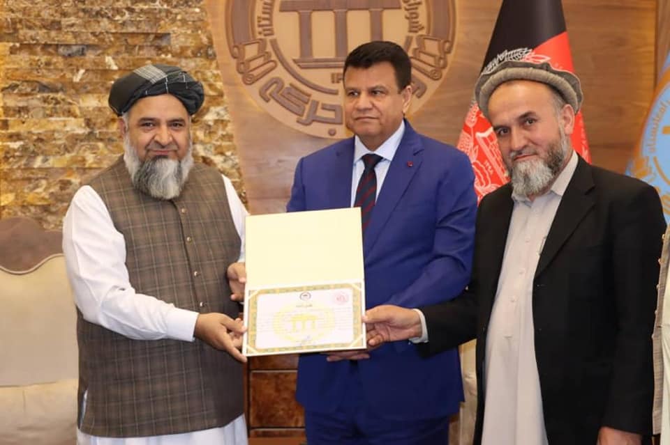 The Minister of Mohia is Honored by Parliament