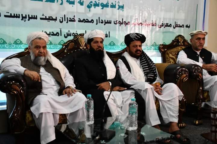 عیادت معین مسلکی وزارت از مجروحین حادثه انفجار در موتر استادان پوهنتون البیرونی
