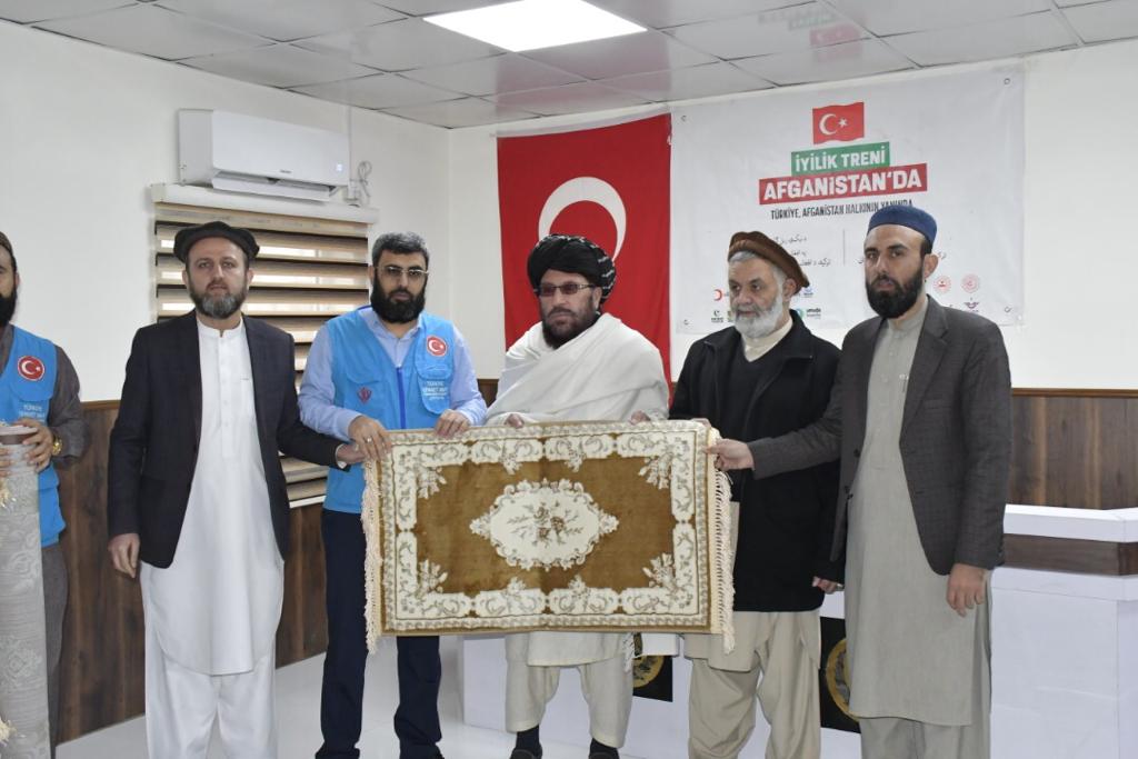 مساعدت ترکیه