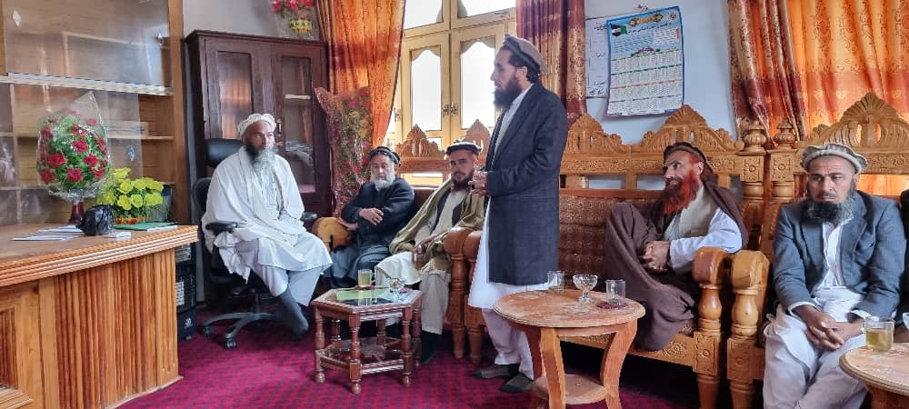 د کونړ ولایت د ارشاد، حج او اوقافو رٸيس د څوکۍ او سرکاڼو  ولسواليو علماء کرامو او خطيبانو  سره غونډه تر سره کړه.