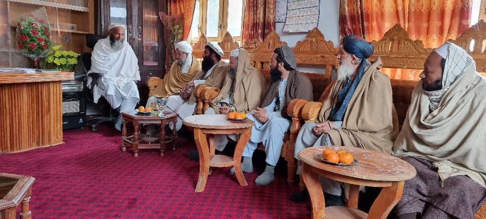 د کونړ ولایت د ارشاد، حج او اوقافو رٸيس د څوکۍ او سرکاڼو  ولسواليو علماء کرامو او خطيبانو  سره غونډه تر سره کړه.