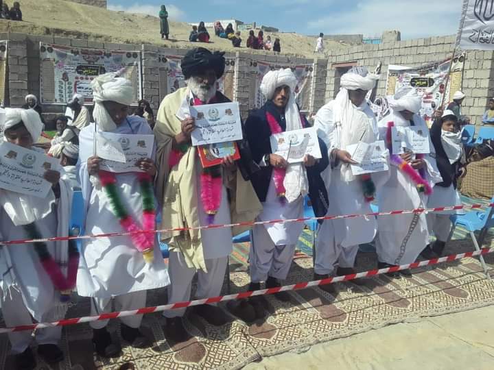 د زابل ولایت په مرکز قلات ښار کې له تفهیم القرآن مدرسې څخه ۲۱ تنه نارینه او ښځینه زده کونکي فارغ شول.