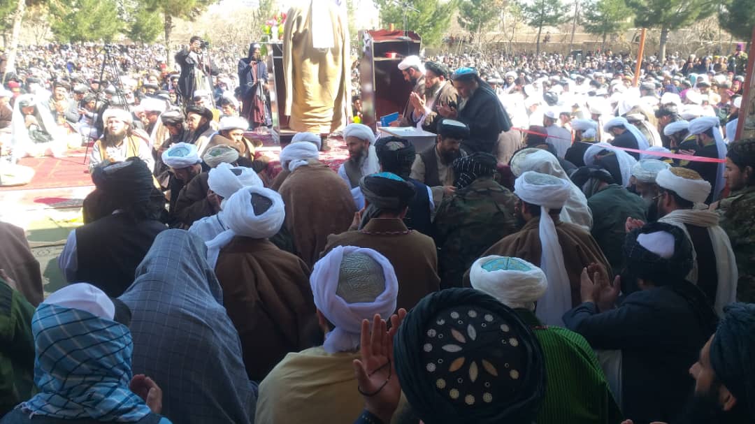  محفل باشکوه فراغت و دستاربندی (۴۶) تن فاضلان دوره حدیث شریف و(۲۹) تن حافظان قرآن عظیم الشأن در مدرسه و دارالعلوم اسلامیه حنفیه ولایت سمنگان دایر گردید.