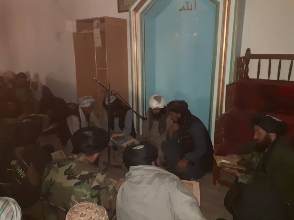 بازدید رییس ارشاد،حج و اوقاف از حلقات دوره تفسیر و ترجمه قرآن ‌عظیم الشان در قوماندانی امنیه و لوای ولایت غور