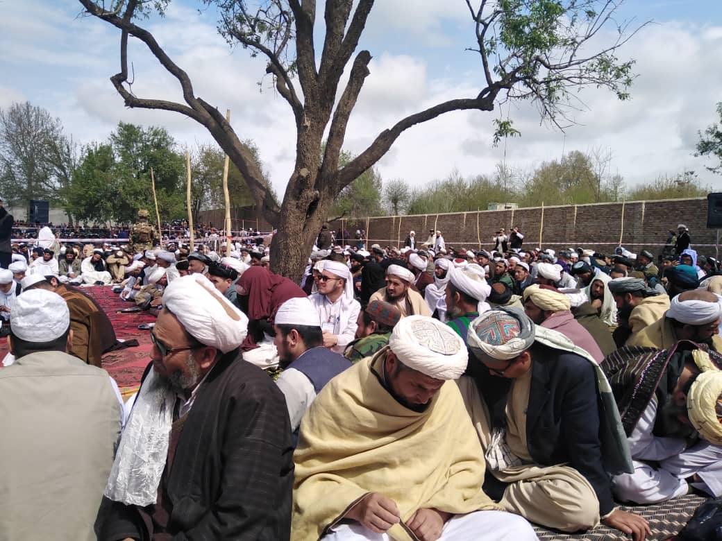 طی محافل جداگانه دستاربندی در ولایت کندز از فارغان حفظ قرآن کرام گرامی داشت به عمل آمد.