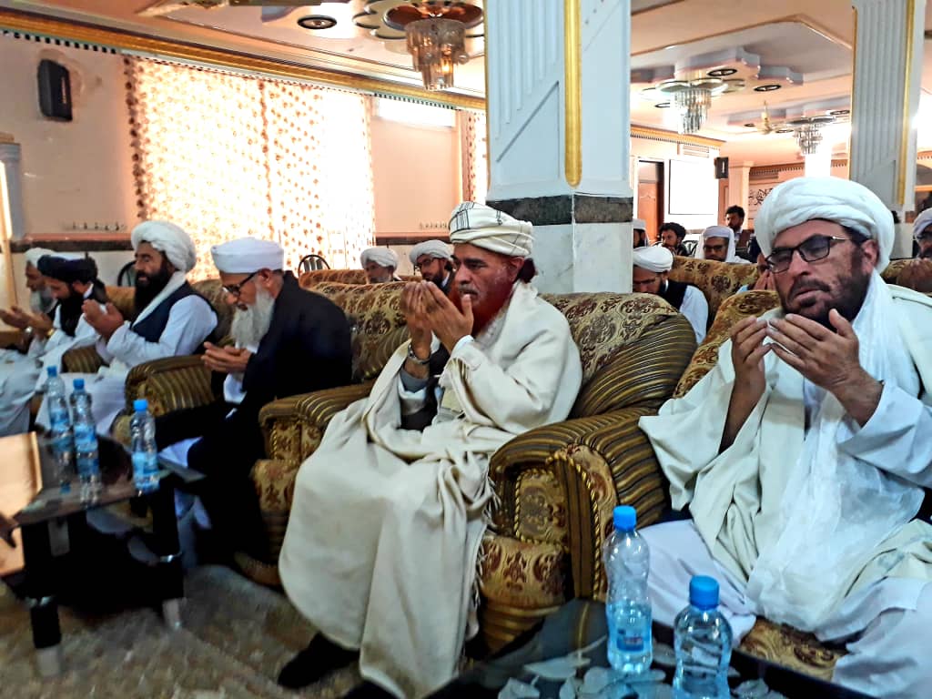 دیدار وزیر ارشاد، حج واوقاف با علمای کرام ولایت نمیروز در شهر زرنج
