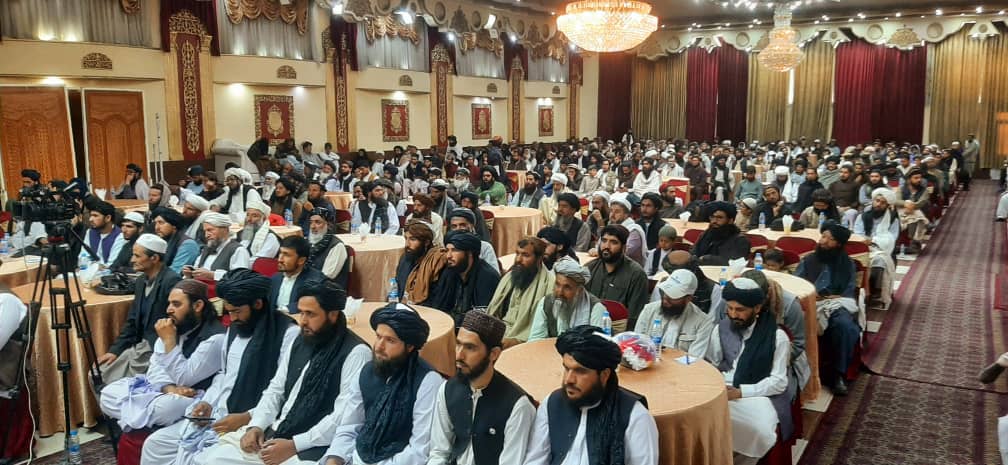  د عبدالله ابن مسعود د جامعه د ( تخصص فی الافتاء و القضاء) دویمې دورې د فارغانو د فراغت مراسم د یوې شاندارې غونډې په ترڅ کې ترسره شول.