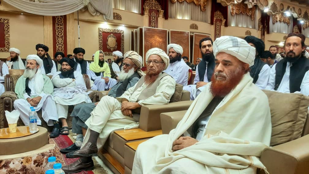  د عبدالله ابن مسعود د جامعه د ( تخصص فی الافتاء و القضاء) دویمې دورې د فارغانو د فراغت مراسم د یوې شاندارې غونډې په ترڅ کې ترسره شول.