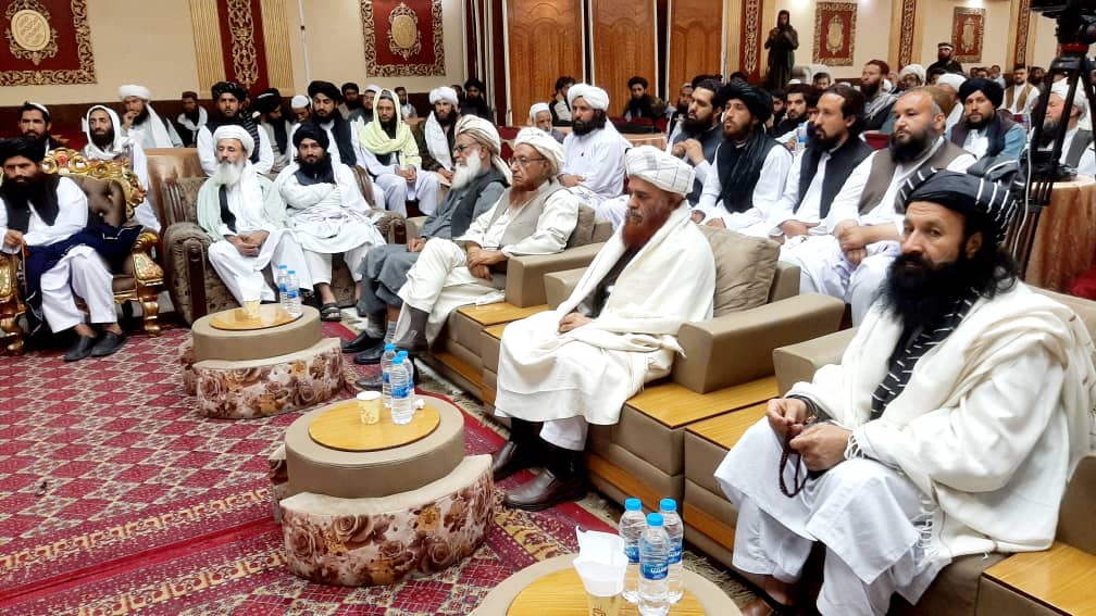  د عبدالله ابن مسعود د جامعه د ( تخصص فی الافتاء و القضاء) دویمې دورې د فارغانو د فراغت مراسم د یوې شاندارې غونډې په ترڅ کې ترسره شول.