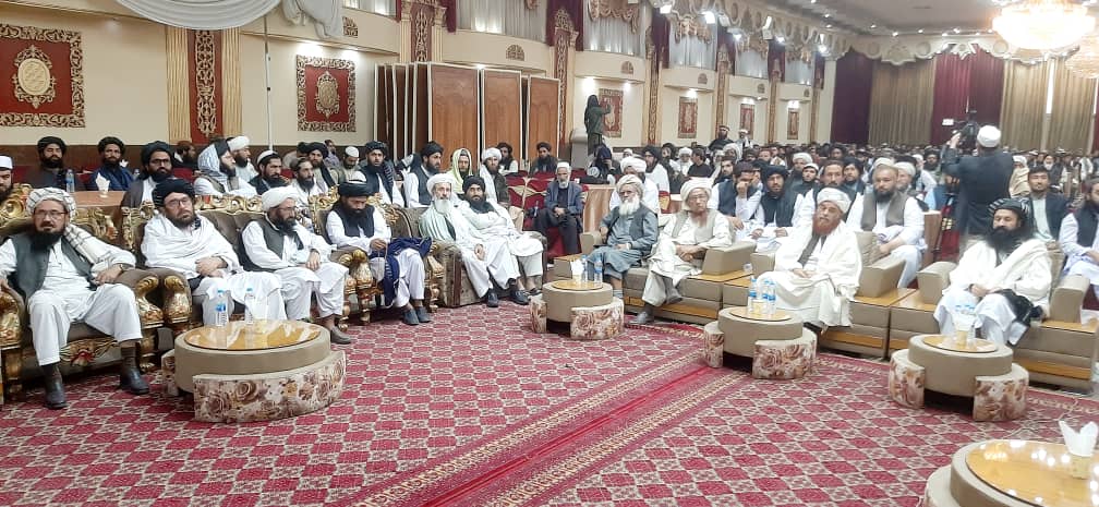  د عبدالله ابن مسعود د جامعه د ( تخصص فی الافتاء و القضاء) دویمې دورې د فارغانو د فراغت مراسم د یوې شاندارې غونډې په ترڅ کې ترسره شول.
