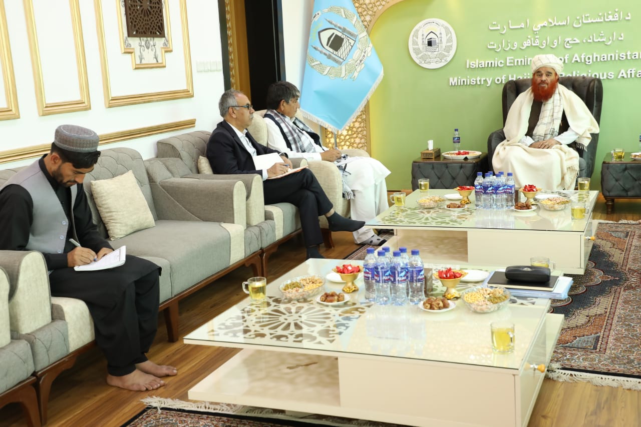Meeting of the Minister of MOHIA with the officials of Ariana Afghan and Kam air Airlines