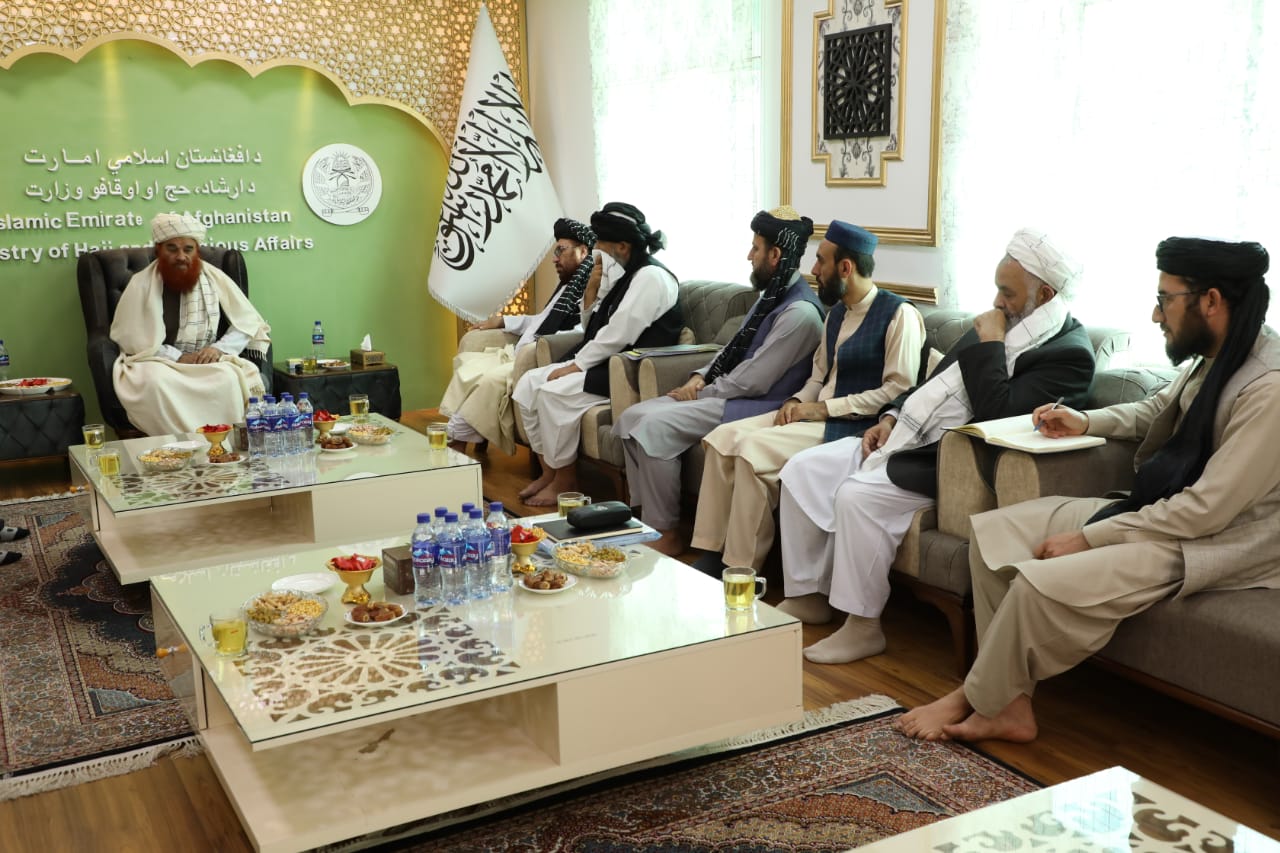 Meeting of the Minister of MOHIA with the officials of Ariana Afghan and Kam air Airlines