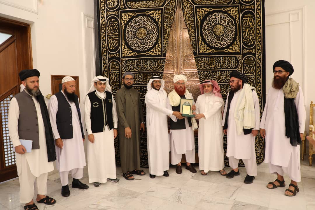 وزیر ارشاد، حج واوقاف و رئیس بعثه حج افغانستان از مجمع بافت جامه خانه کعبه شریفه دیدن نمودند