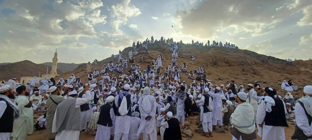 Introduction of pilgrimages and blessed places of "Madinah Monawara" for the pilgrims of the country