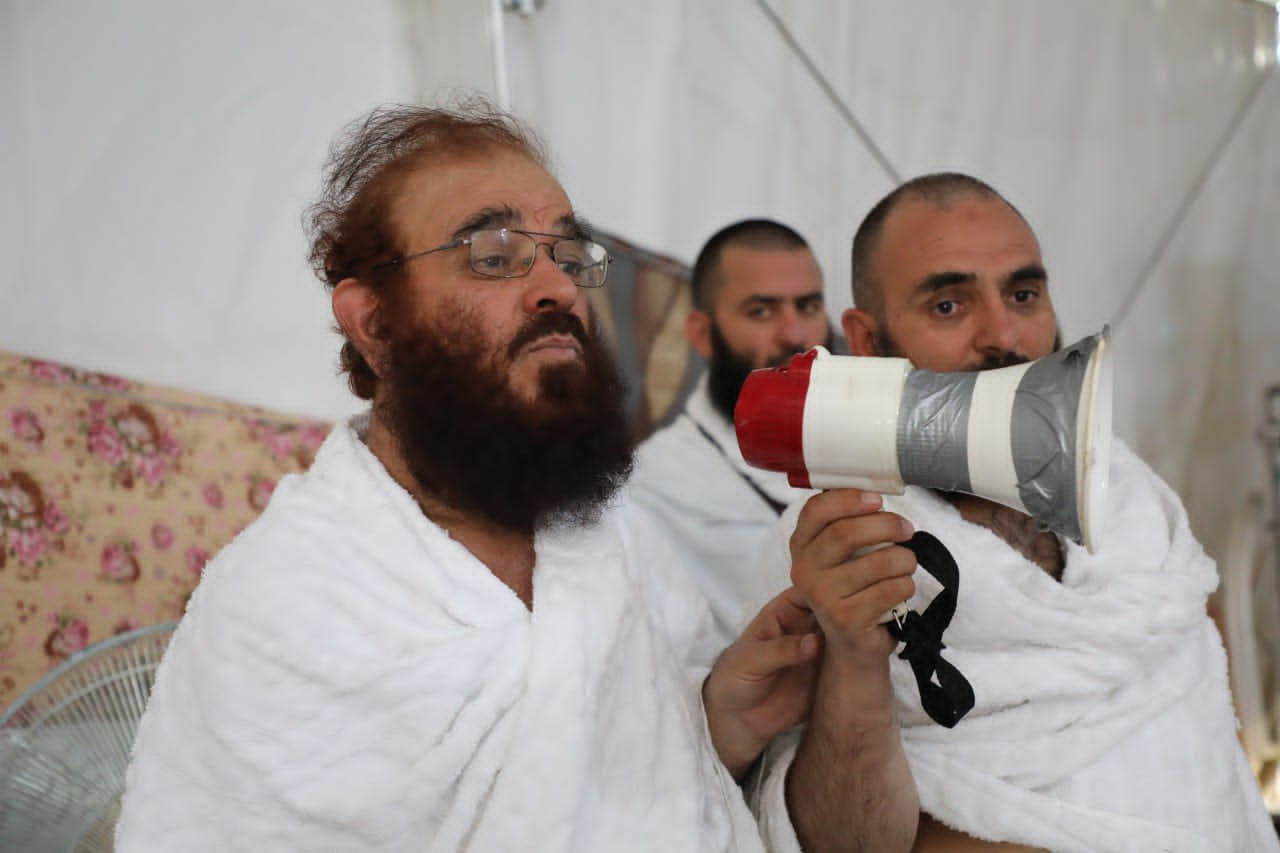 Minister of MOHIA meeting with pilgrims in Arafat camps