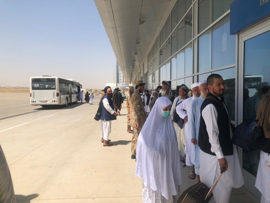 د شمال زون حاجیانو اتم کاروان نن د سعودی عرب د جدې هوایي ډګر څخه بلخ ولایت ته راورسېده