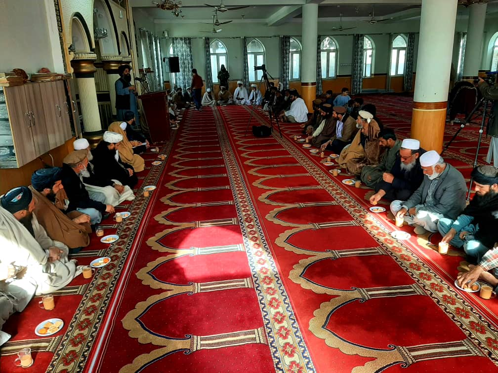 مسئولین وزارت ارشاد، حج و اوقاف با تعدادی از علمای کرام و ائمه مساجد شهر کابل دیدار کردند