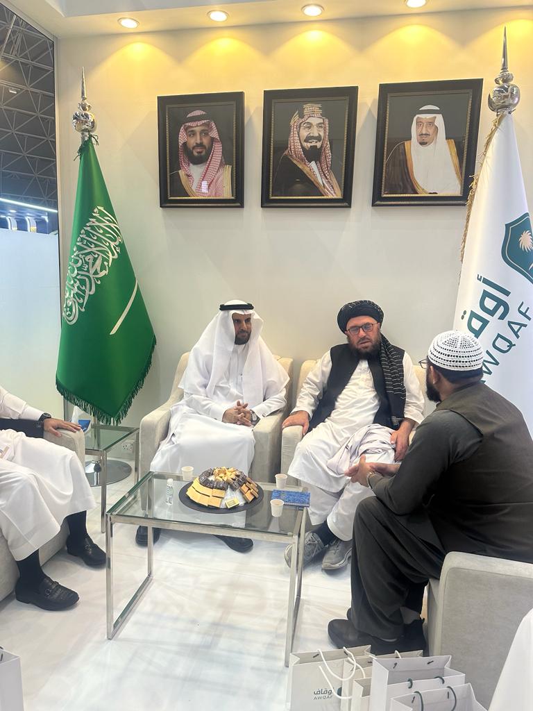 Meeting of the representative of the Ministry of MOHIA with the heads of companies providing services for pilgrims and signing contracts with them