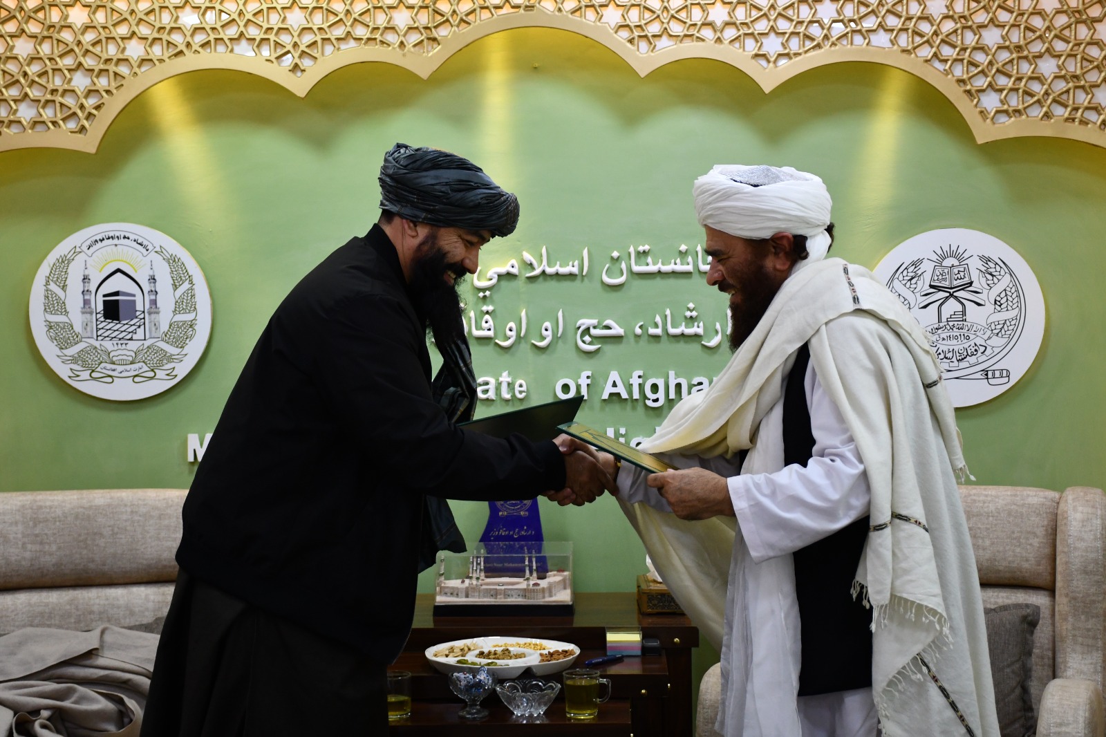 The round-trip contract for the pilgrims of the year 1445 H was separately contracted with Ariana Afghan Airlines and Kam Air.