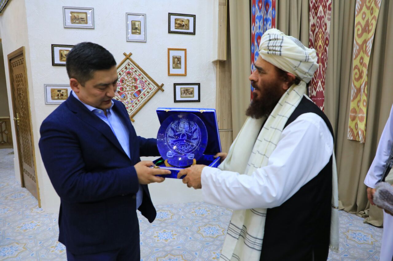 Minister of MOHIA, accompanied by his delegation, continued their trip to Uzbekistan and, during their meeting with the authorities of Samarkand, visited the Islamic centers there.