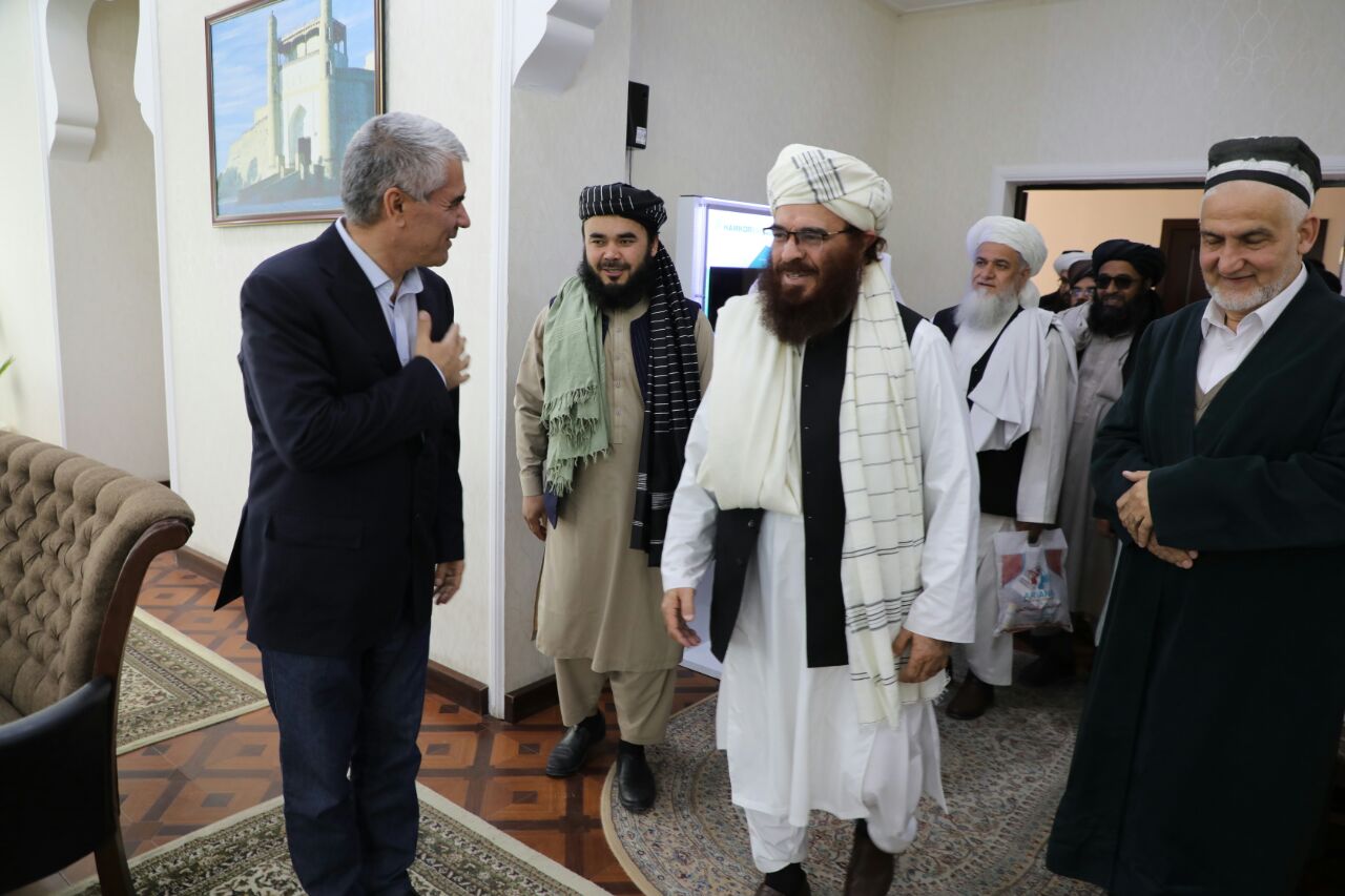 The Minister of MOHIA, along with his accompanying delegation, met with the officials of the city of Bukhara and visited the Islamic centers and schools of that city. 