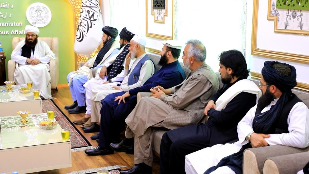 Minister of MOHIA met and discussed with some of the Afghan scientific and cultural figures residing outside the country.