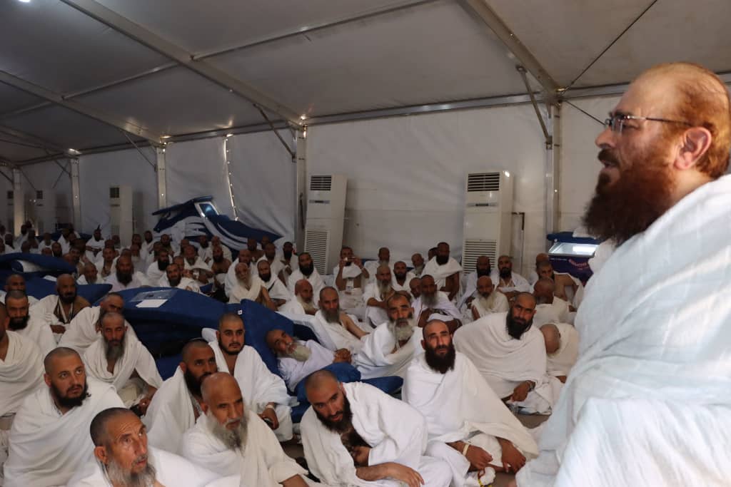 افغان حاجیان د عرفات په سپېڅلي میدان کې په عبادت بوخت 