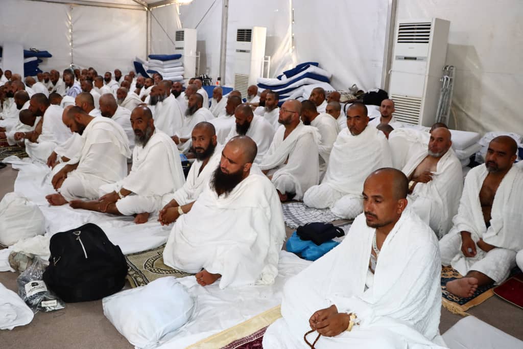 افغان حاجیان د عرفات په سپېڅلي میدان کې په عبادت بوخت 