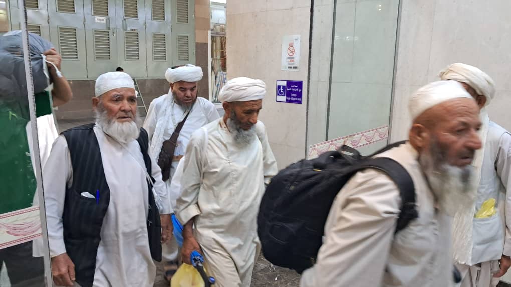 The transfer of Afghan pilgrims from Mecca to Medina has begun  