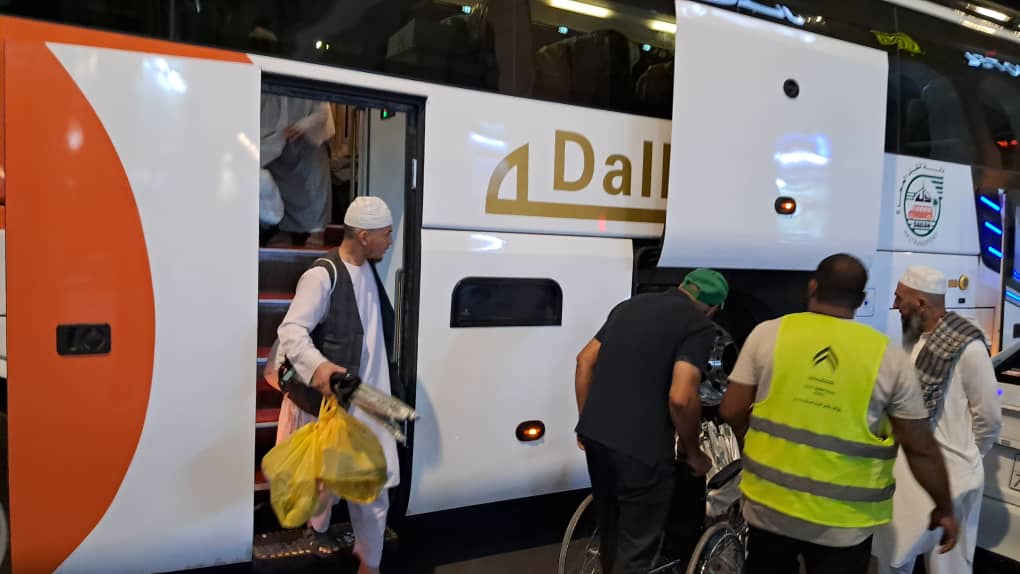 The transfer of Afghan pilgrims from Mecca to Medina has begun  