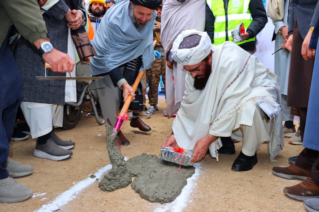 The Minister of MOHIA, Sheikh al-Hadith Dr. Mawlawi Noor Mohammad Saqib, laid the foundation stone for a large commercial endowment market in the city of Mazar-i-Sharif, Balkh province