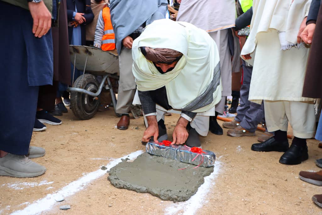 The Minister of MOHIA, Sheikh al-Hadith Dr. Mawlawi Noor Mohammad Saqib, laid the foundation stone for a large commercial endowment market in the city of Mazar-i-Sharif, Balkh province