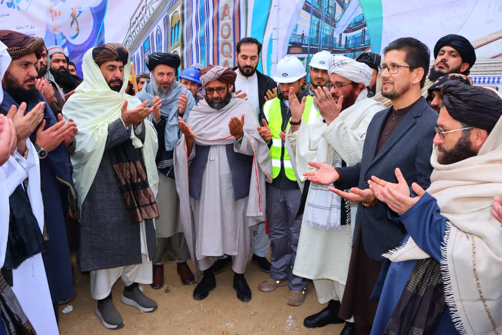 The Minister of MOHIA, Sheikh al-Hadith Dr. Mawlawi Noor Mohammad Saqib, laid the foundation stone for a large commercial endowment market in the city of Mazar-i-Sharif, Balkh province