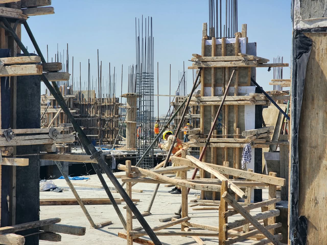 Deputy Minister professional  of the MOHIA Inspects Construction Progress of Balkh Waqf Commercial Market in Mazar-e-Sharif